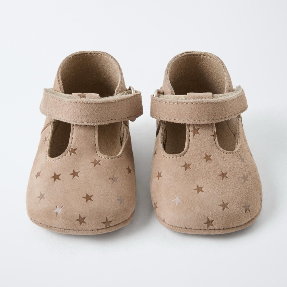 Zara baby girls Tan Star Cutout Baby Shoes size 6-9M